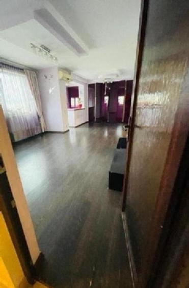 Apartament cu 3 camere semidecomandat, mobilat în Grivița