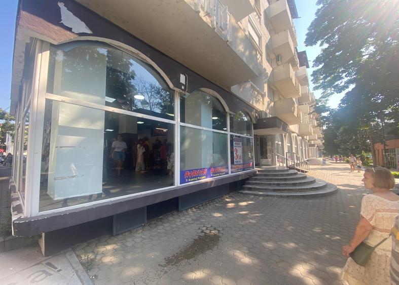 Spațiu comercial, de 160 mp, în Central