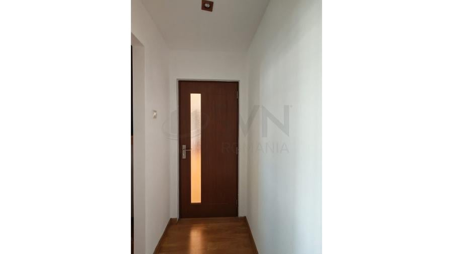 Apartament cu 3 camere semidecomandat, mobilat în Timișoara