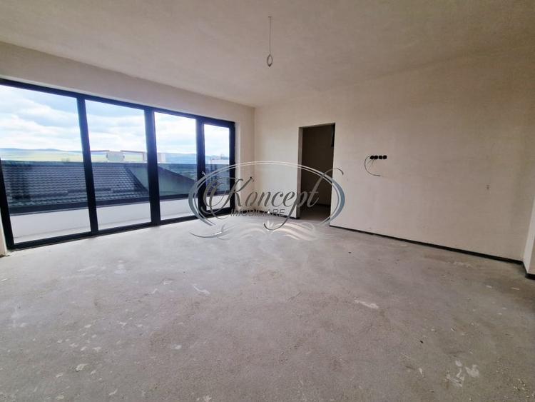 Duplex cu 5 camere cu Canalizare în Florești