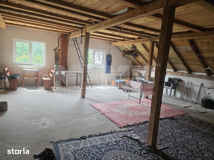 Casă cu 7 camere cu Teren 1000 Mp în Mitocu Dragomirnei