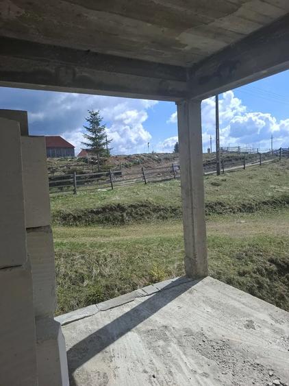Casă cu Teren 1300 Mp în Măguri