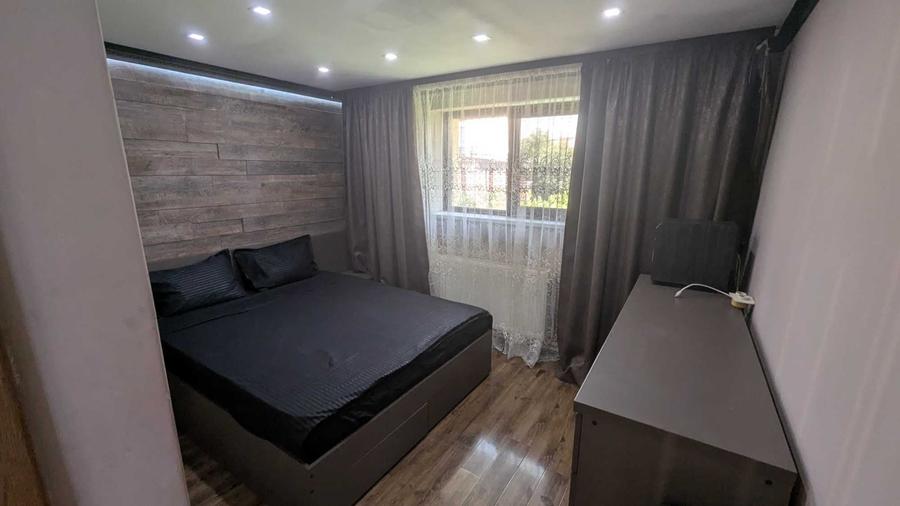 Apartament cu 3 camere decomandat în Tineretului