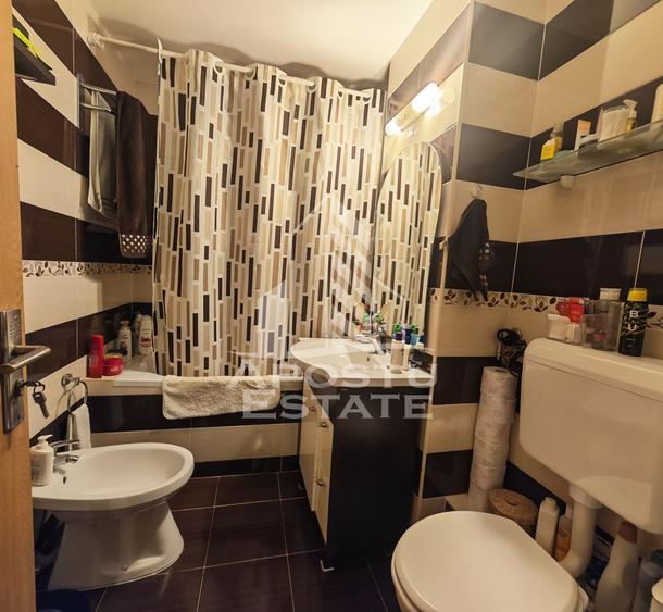 Apartament cu 3 camere decomandat, mobilat în Lipovei