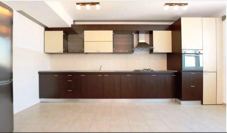 Apartament cu 5 camere decomandat în Șoseaua Nordului