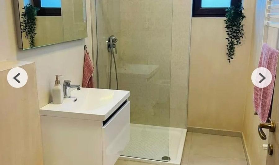 Casă cu 6 camere cu Garaj în Corbeanca