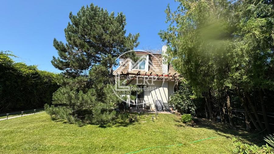 Casă individuală cu 5 camere cu Canalizare în Voluntari