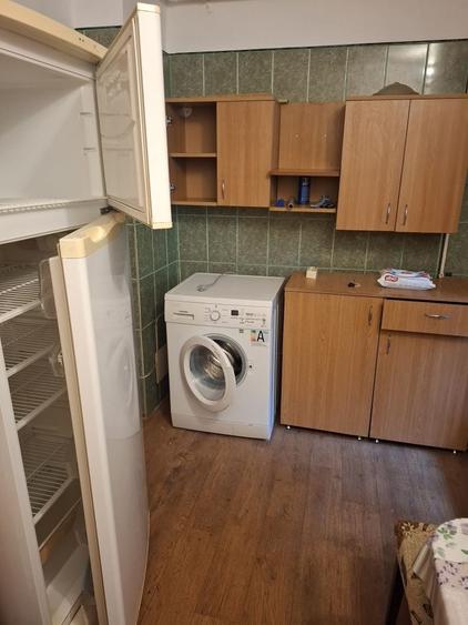 Garsonieră decomandată în Craiovița Nouă