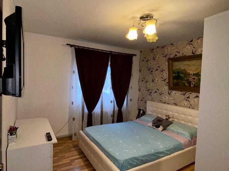 Apartament cu 3 camere decomandat, mobilat în 1 Mai