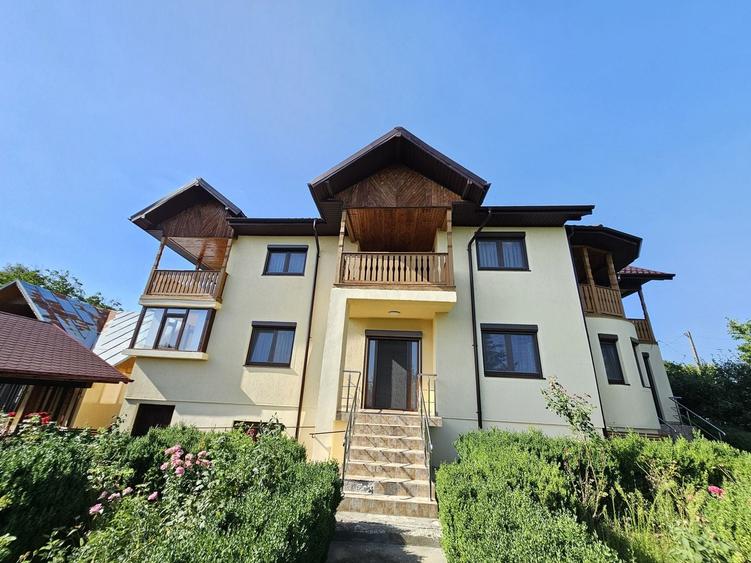 Casă individuală cu 7 camere cu Teren 1858 Mp în Vintilă Vodă
