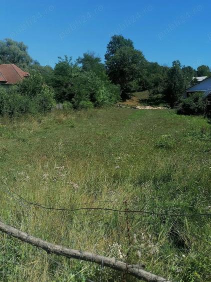 Teren de 2287 mp, în Valea