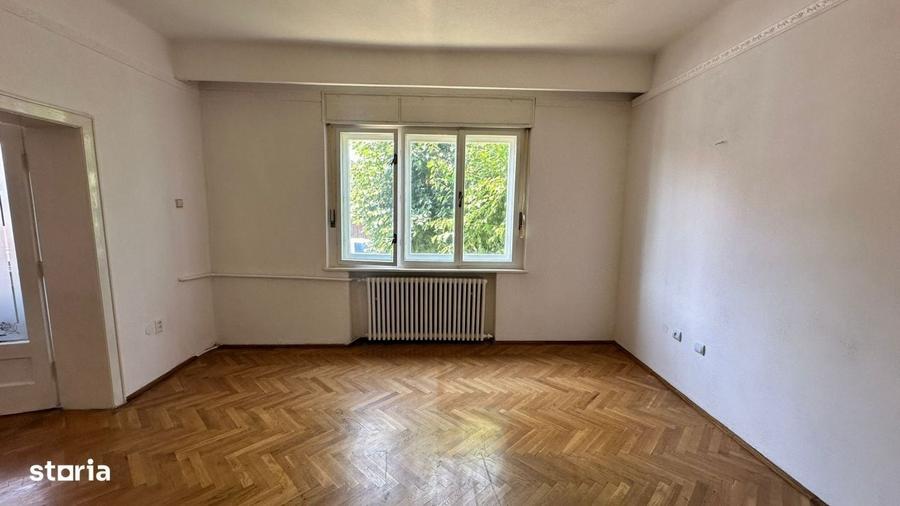 Casă cu 3 camere în Calea Poplăcii