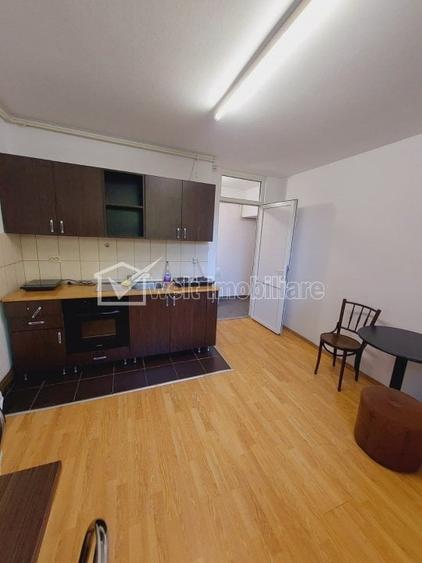 Apartament cu 4 camere decomandat în Andrei Mureșanu