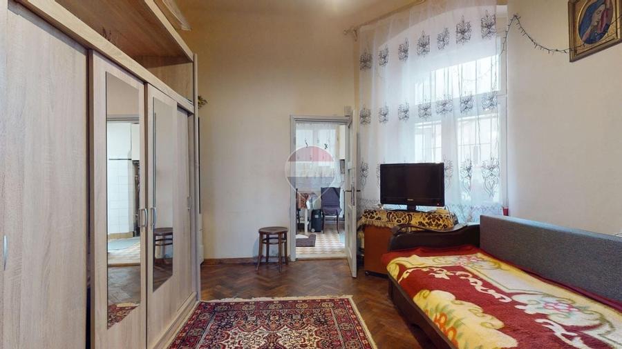 Apartament cu 3 camere decomandat în Centrul Istoric