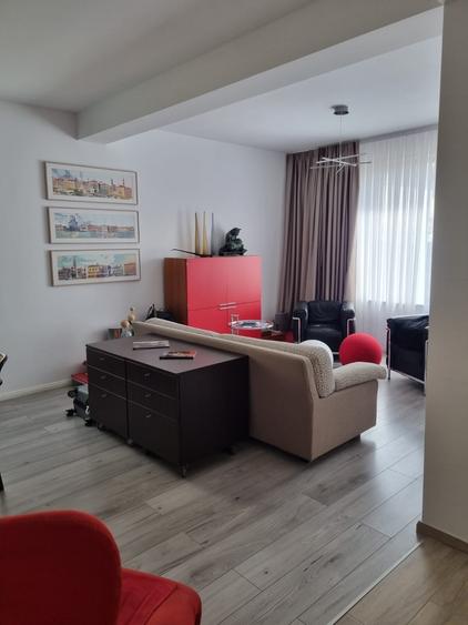 Casă individuală cu 4 camere cu Canalizare în Tunari