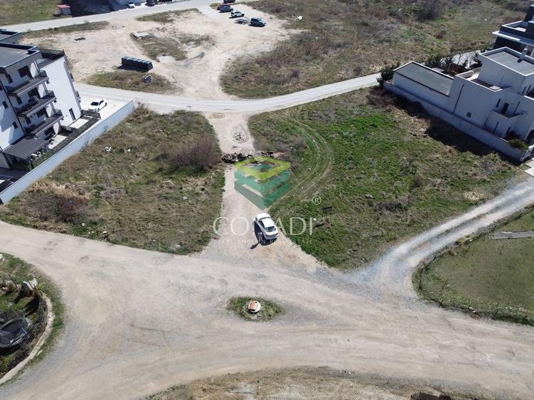 Teren Construcții intravilan de 1981 mp, în Nord
