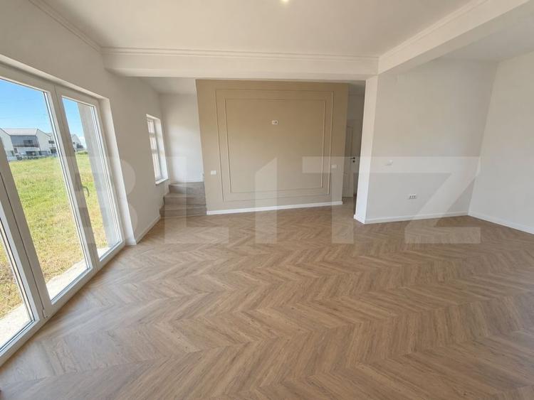 Apartament cu 3 camere decomandat în Sud