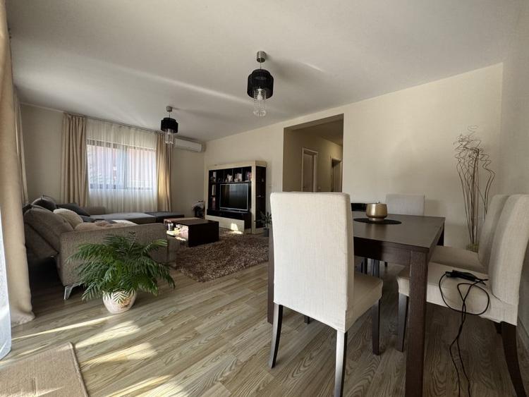 Duplex cu 4 camere cu Canalizare în Moșnița Nouă