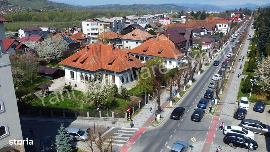 Casă cu 4 camere în Central