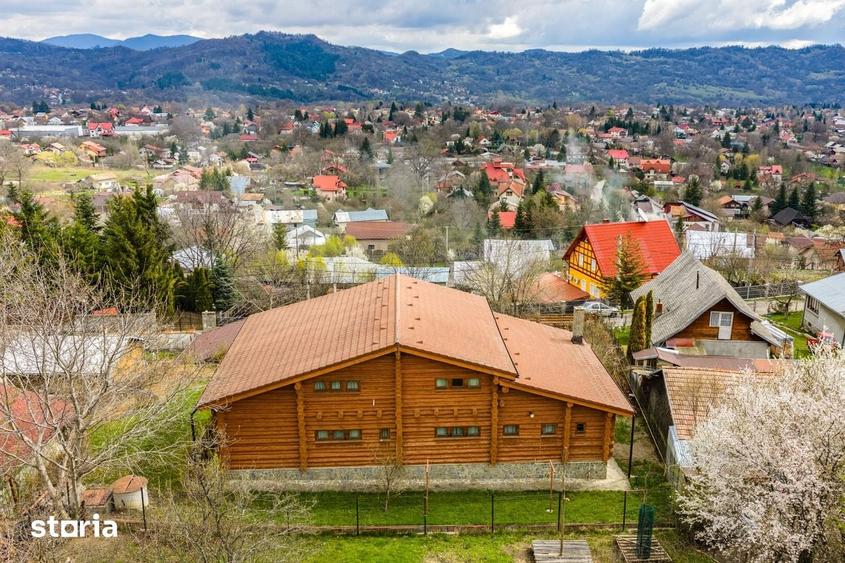 Casă cu 5 camere cu Teren 980 Mp în Central