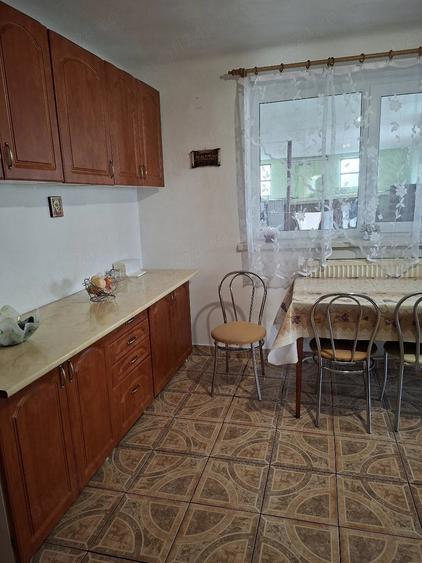 Apartament cu 3 camere semidecomandat în Calea Turzii