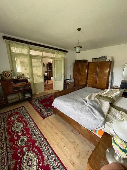 Casă cu 4 camere în Central