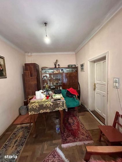 Casă cu 3 camere cu Teren 300 Mp în Central