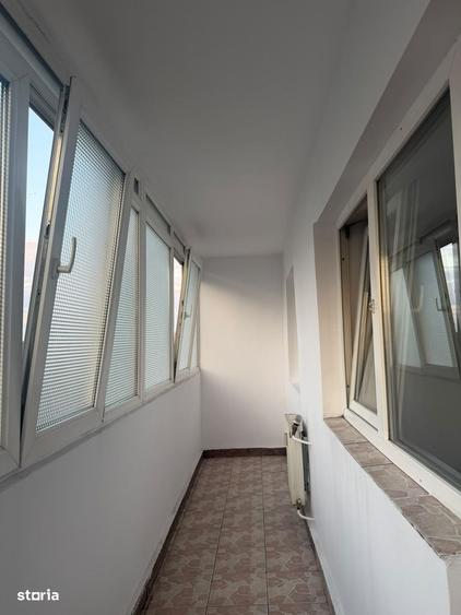Apartament cu 3 camere decomandat în Colentina