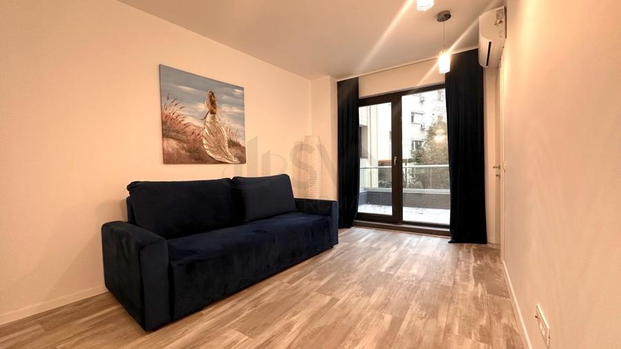 Apartament cu 3 camere semidecomandat în Herăstrău