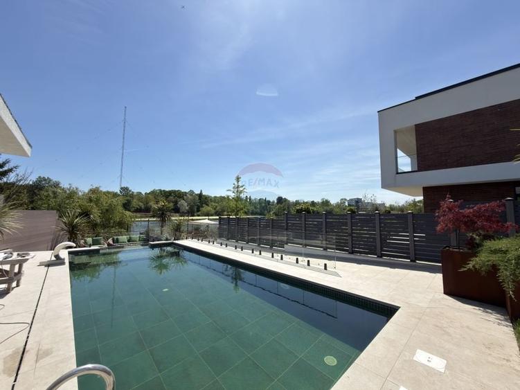 Casă individuală cu 4 camere cu Piscina în Tâncăbești