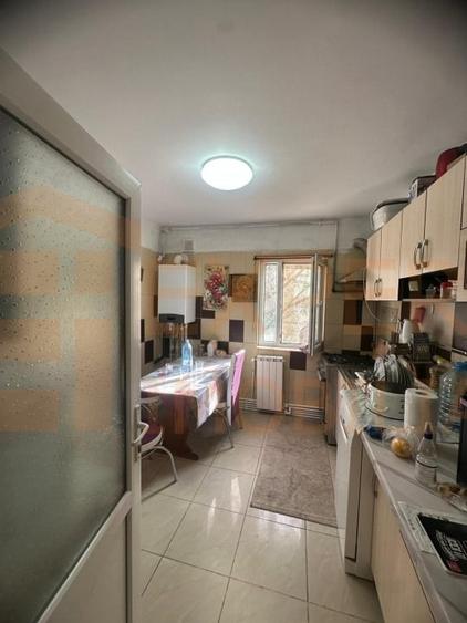 Apartament cu 4 camere decomandat, mobilat în Inel II