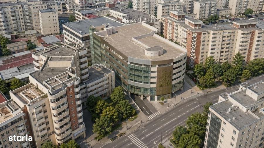 Spațiu comercial, de 3,708 mp, în Central