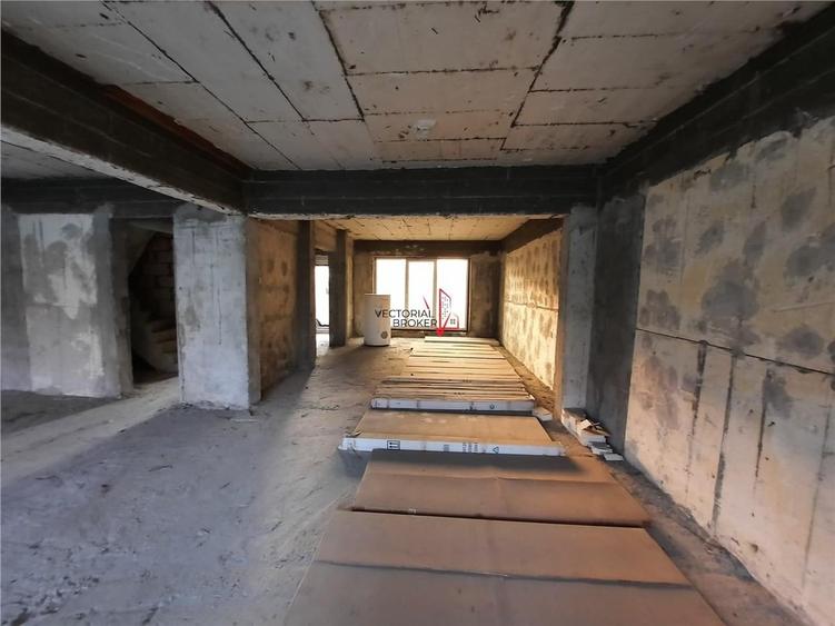 Casă cu 5 camere cu Teren 339 Mp în Pantelimon