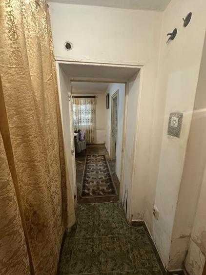 Apartament cu 3 camere semidecomandat, mobilat în Titulescu