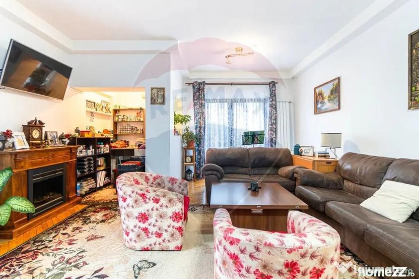 Casă cu 3 camere cu Teren 7150 Mp în Ozun