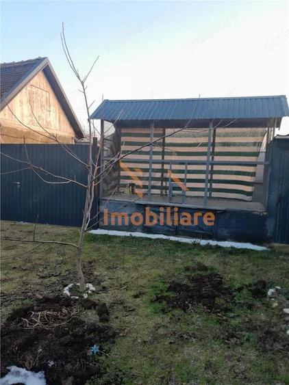 Casă cu 4 camere cu Teren 5526 Mp în Cheșa