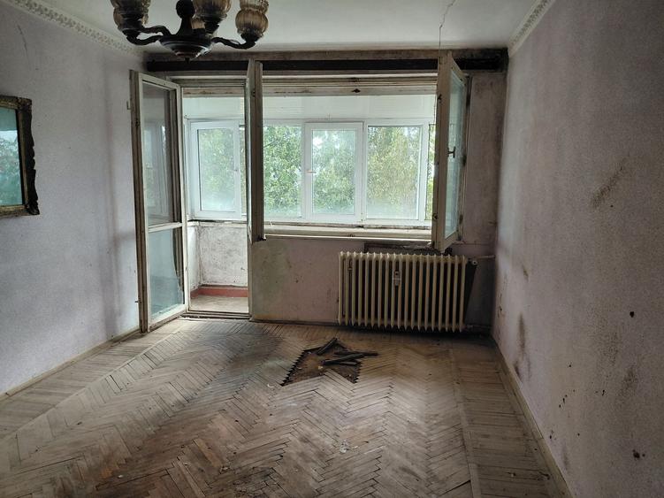 Apartament cu 3 camere decomandat în Micro 16