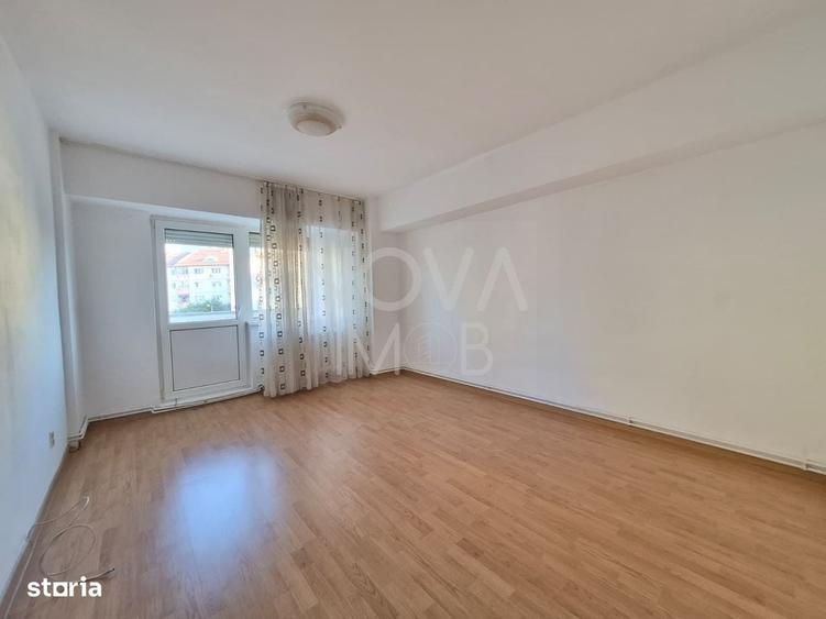 Apartament 3 camere de vanzare, Zona Garii - 3