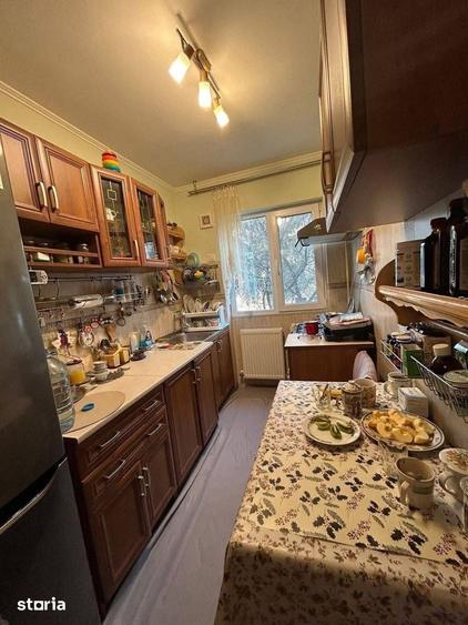 Apartament cu 4 camere decomandat în Central