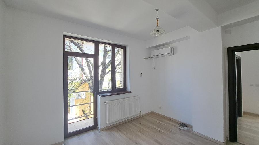 Unirii - spatiu birou, suprafata 70 mp, etaj 1/2 - 5
