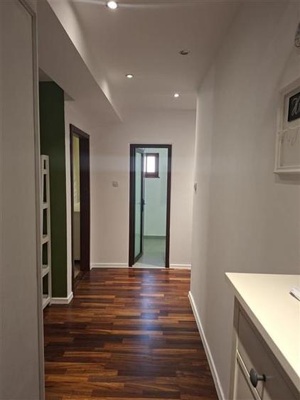 Apartament cu 3 camere decomandat în 9 Mai