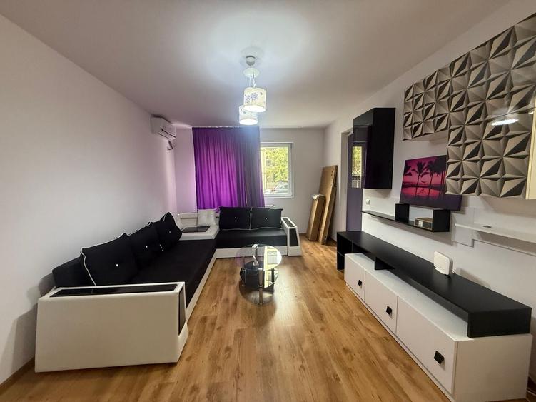 Apartament cu 2 camere decomandat, mobilat în Central