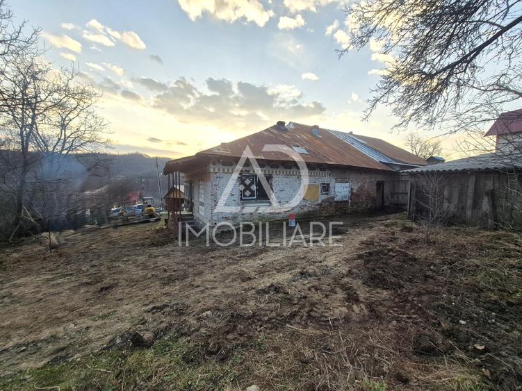Casă individuală cu 4 camere cu Teren 1748 Mp în Cernișoara