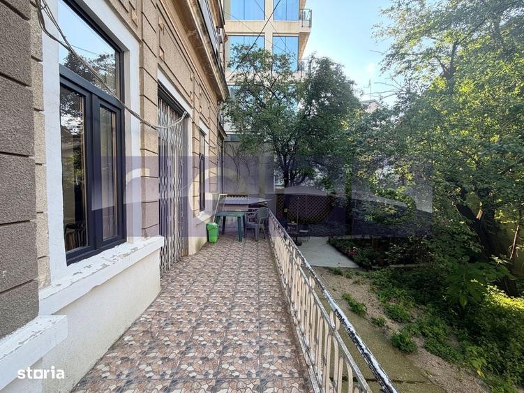 Apartament cu 4 camere semidecomandat în Cișmigiu