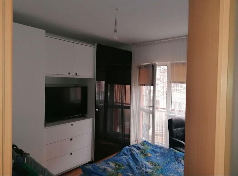 Apartament cu 4 camere decomandat în Central