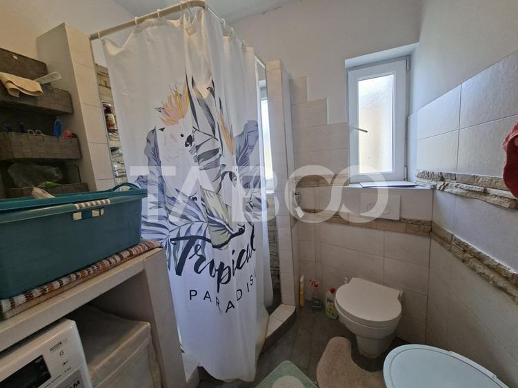 Casă individuală cu 4 camere cu Canalizare în Șura Mică