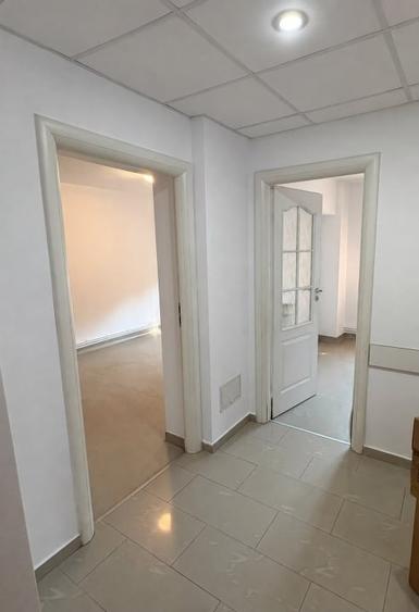 Spațiu comercial, de 45 mp, în Băilești