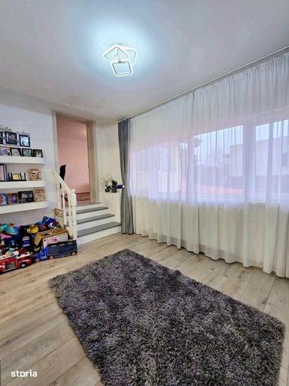 Casă cu 4 camere în Dobroești