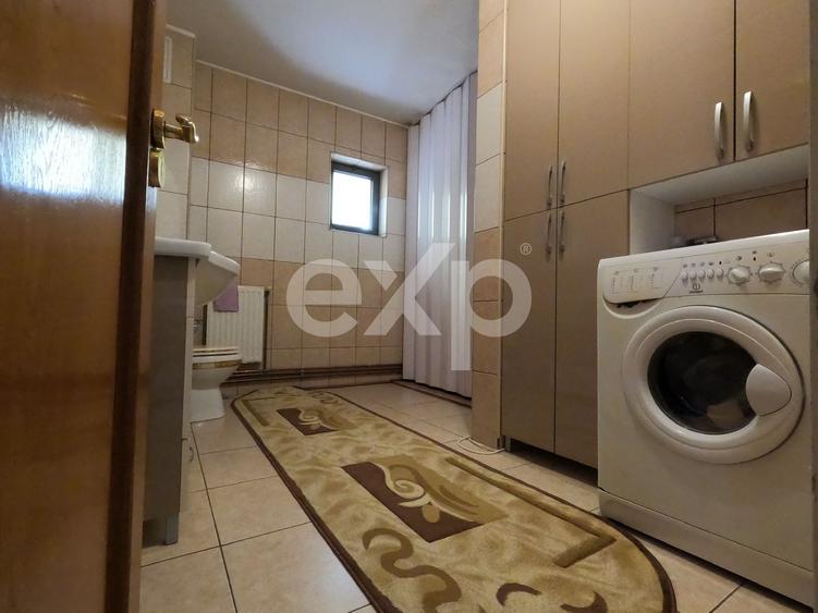 Casă individuală cu 7 camere cu Canalizare în Găvana