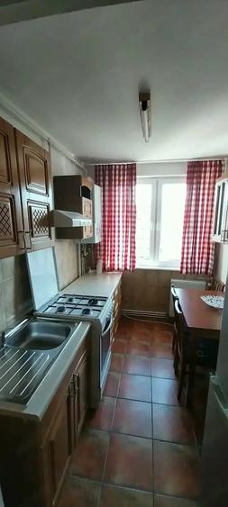 Apartament cu 2 camere semidecomandat în Centrul Civic